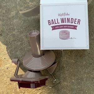 Knit Picks yarn ball winder.